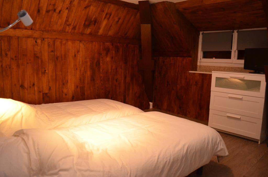 Auberge Du Lac Hotell Marcilly-sur-Tille Rum bild