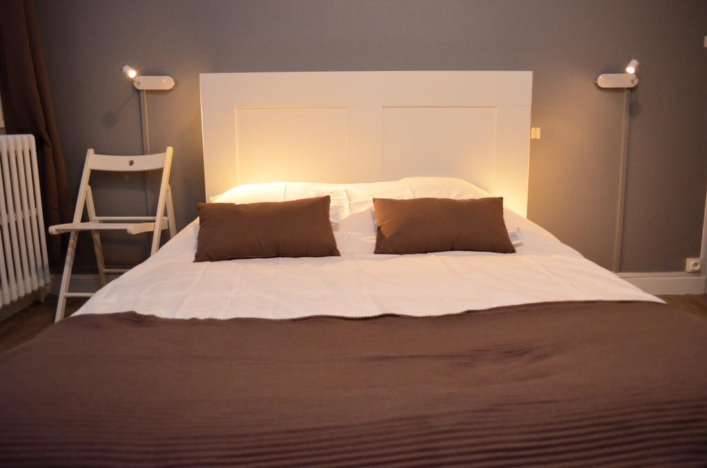 Auberge Du Lac Hotell Marcilly-sur-Tille Rum bild