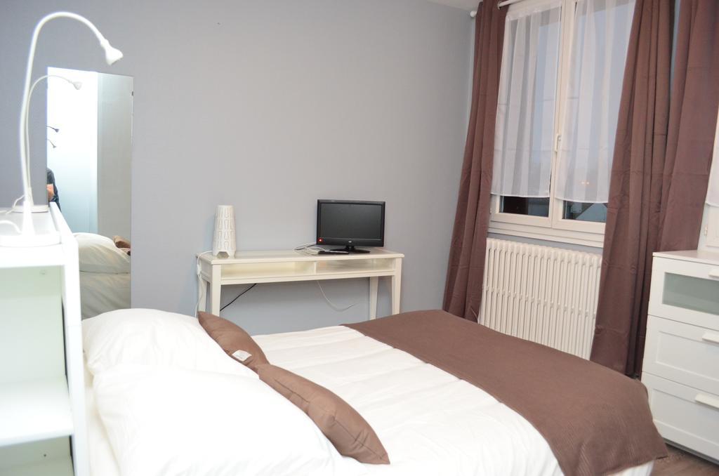 Auberge Du Lac Hotell Marcilly-sur-Tille Exteriör bild